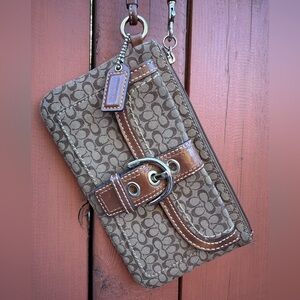 Coach SoHo Signature Buckle Wristlet Tan and Brown Canvas Vintage